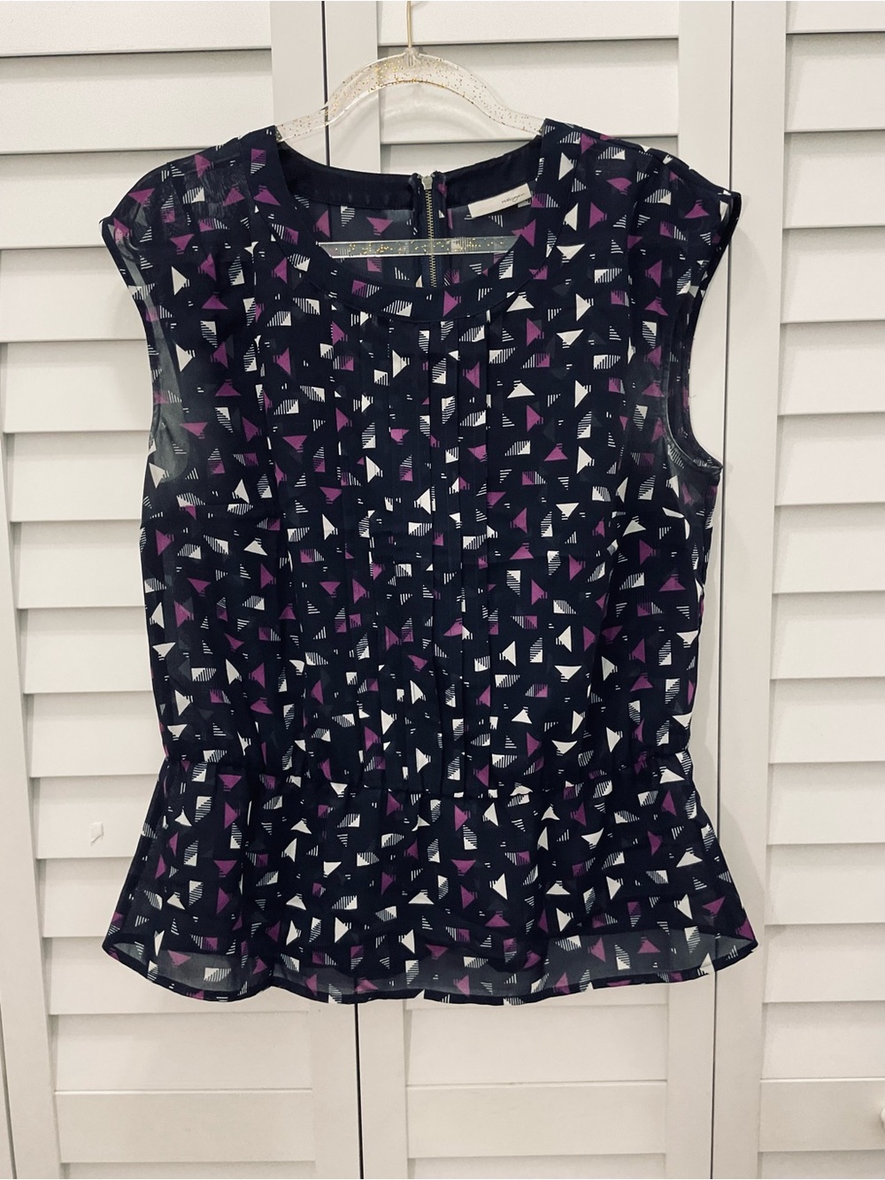 Halogen Sleeveless Black  Peplum Top with Plum & White Geo Print Size L